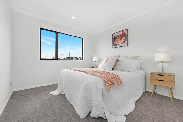 Photo of property in 48 Emerald Avenue, Rosehill, Papakura, 2113