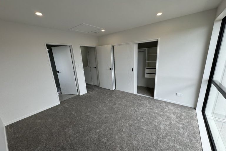Photo of property in 1/18 Hetherington Road, Ranui, Auckland, 0612