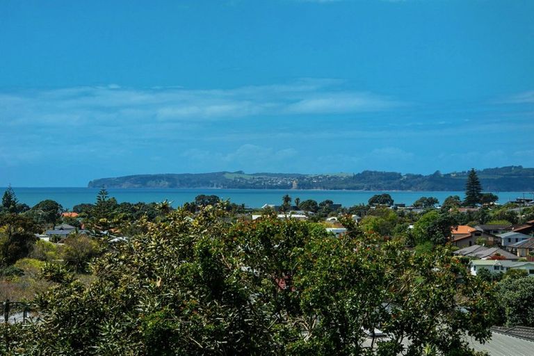 Photo of property in 6 Fairway Avenue, Red Beach, 0932