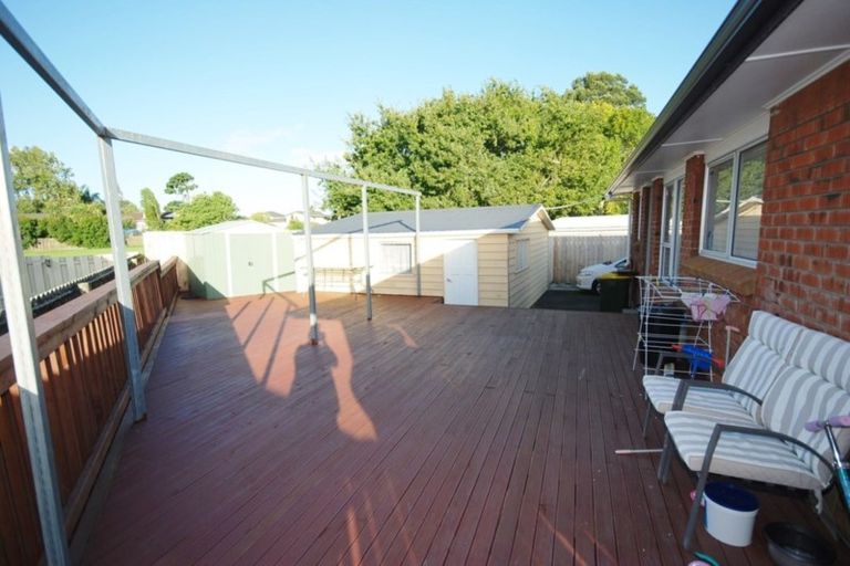 Photo of property in 16 Nan Place, Pakuranga Heights, Auckland, 2010
