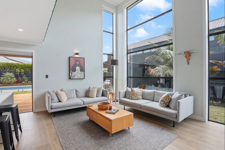 Photo of property in 15 William Blake Way, Riverhead, 0820