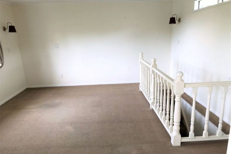 Photo of property in 9 Chisbury Street, Churton Park, Wellington, 6037