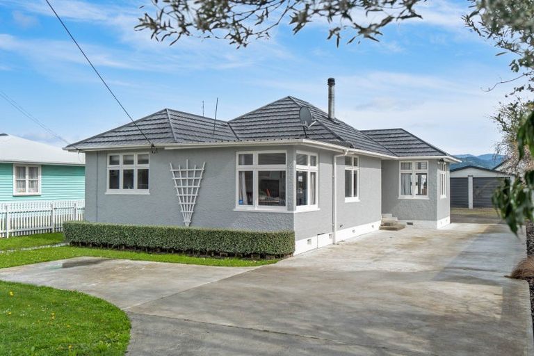 Photo of property in 382 High Street South, Carterton, 5713