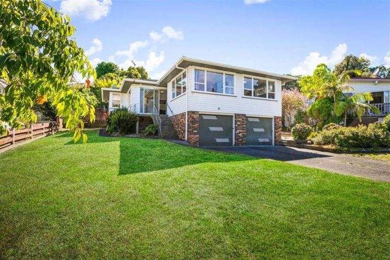 Photo of property in 14 Takapu Street, Henderson, Auckland, 0612