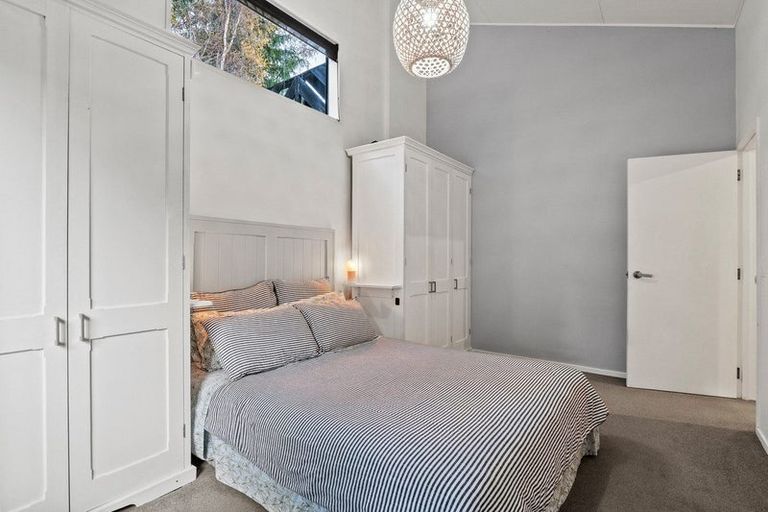 Photo of property in 5b Wye Place, Fernhill, Queenstown, 9300