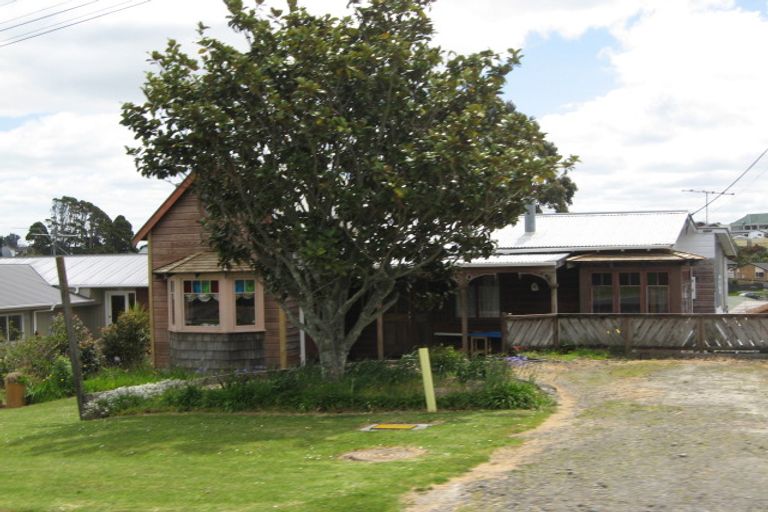 Photo of property in 12 Tiri Road, Manly, Whangaparaoa, 0930