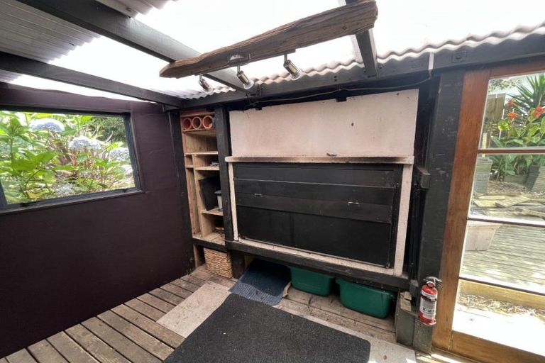 Photo of property in 38 Carlton Terrace, Westown, New Plymouth, 4310