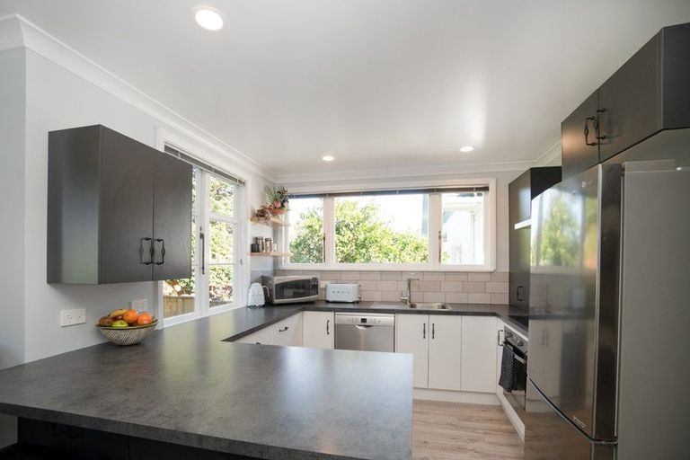 Photo of property in 19 College Street, Awapuni, Palmerston North, 4412