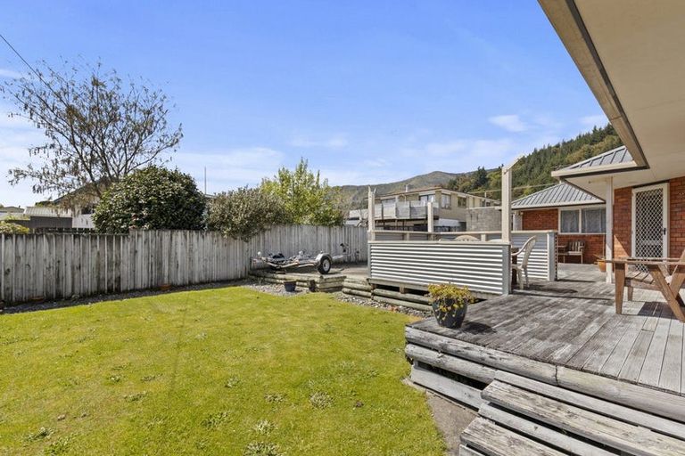 Photo of property in 157a Waikawa Road, Picton, 7220