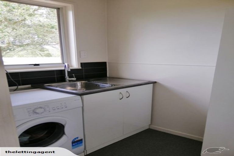 Photo of property in 12 Shaw Road, Oratia, Auckland, 0604