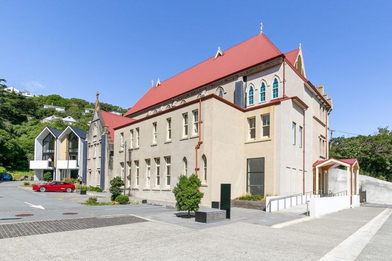 Photo of property in 41 Erica Pabst Way, Island Bay, Wellington, 6023