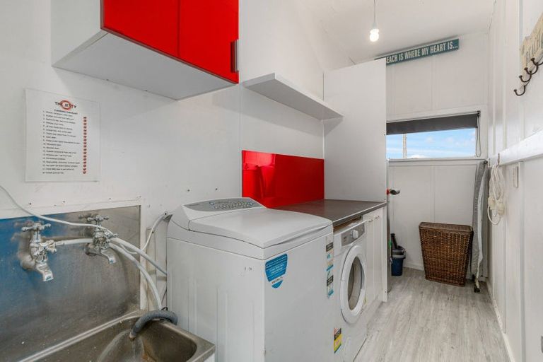 Photo of property in 2a Andresen Street, Foxton Beach, Foxton, 4815