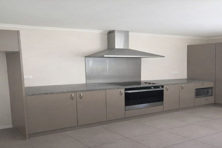 Photo of property in 19 Akeake Lane, Manurewa, Auckland, 2102