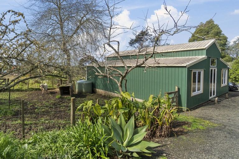 Photo of property in 135 Wairere Road, Waitakere, Auckland, 0782
