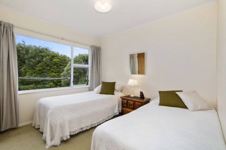 Photo of property in 64 Raroa Terrace, Tawa, Wellington, 5028