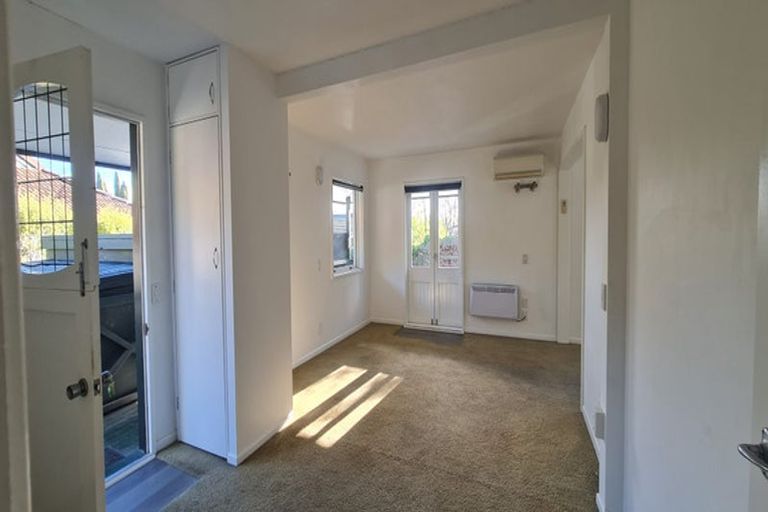 Photo of property in 11 Shortland Place, Havelock North, 4130