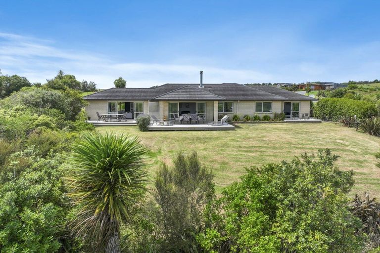 Photo of property in 82 Daniel Parade, Mangawhai, Wellsford, 0975
