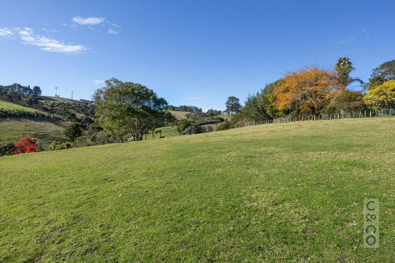 Photo of property in 25 School Road, Waimauku, 0881