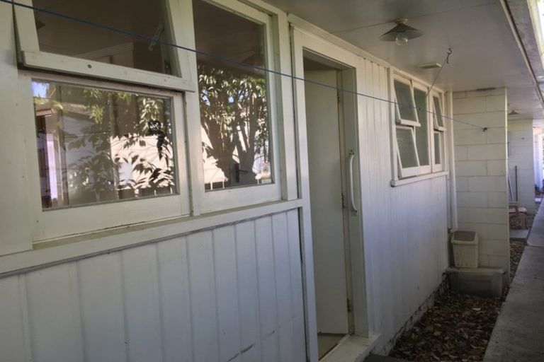 Photo of property in 451 Featherston Street, Palmerston North, 4414