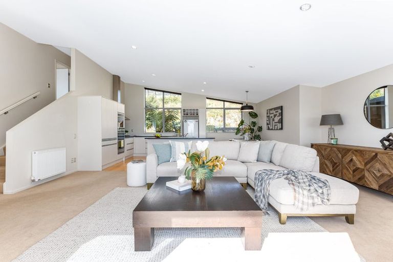 Photo of property in 22 Ships Cove, Whitby, Porirua, 5024