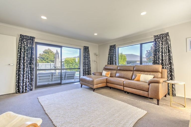 Photo of property in 25 Piwakawaka Court, Rototuna North, Hamilton, 3210