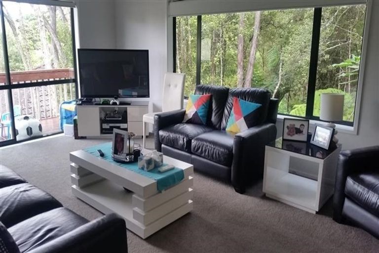 Photo of property in 43 Heathglen Place, Bayview, Auckland, 0629