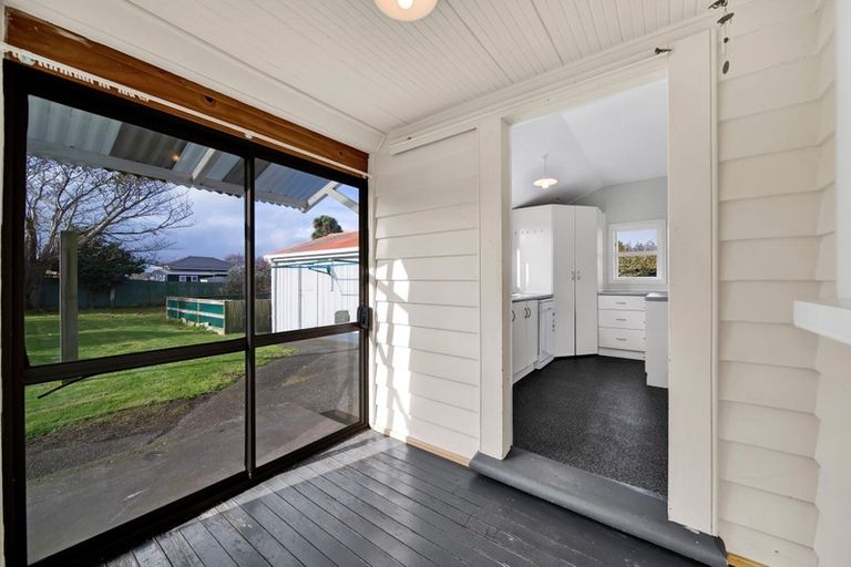 Photo of property in 10 Burns Street, Hawera, 4610