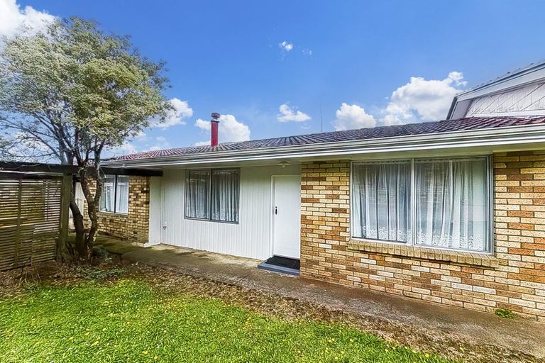 Photo of property in 2/117 Astley Avenue, New Lynn, Auckland, 0600