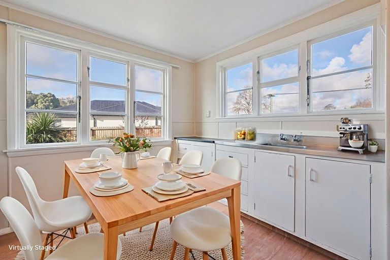 Photo of property in 30 Hooker Avenue, Bryndwr, Christchurch, 8053