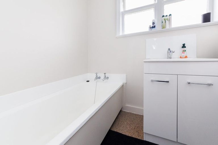 Photo of property in 62 Ellesmere Crescent, Highbury, Palmerston North, 4412