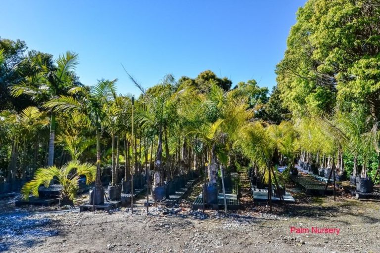 Photo of property in 450 Waitakere Road, Taupaki, Henderson, 0782