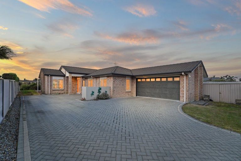 Photo of property in 73 Oriental Parade, Papamoa Beach, Papamoa, 3118