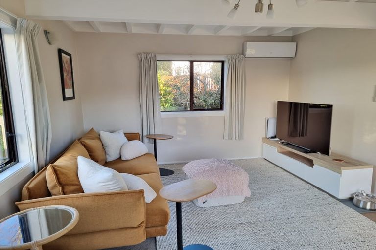 Photo of property in 1/70 Ayton Drive, Totara Vale, Auckland, 0629