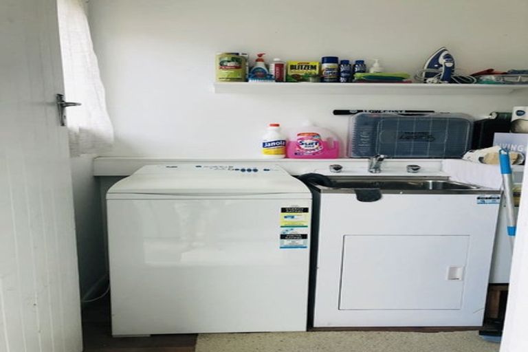 Photo of property in 119 Te Atatu Road, Te Atatu South, Auckland, 0610