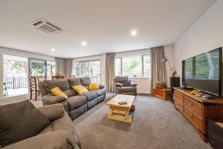 Photo of property in 198 Seaview Road, Westown, New Plymouth, 4310