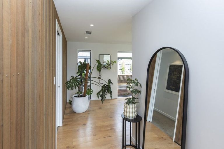 Photo of property in 7 Winning Post Place, Halswell, Christchurch, 8025