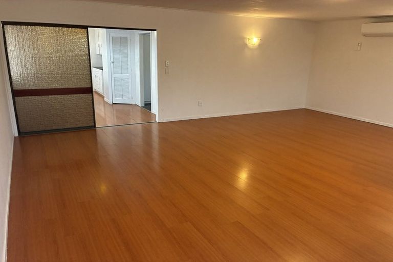 Photo of property in 14 Helena Street, Massey, Auckland, 0614