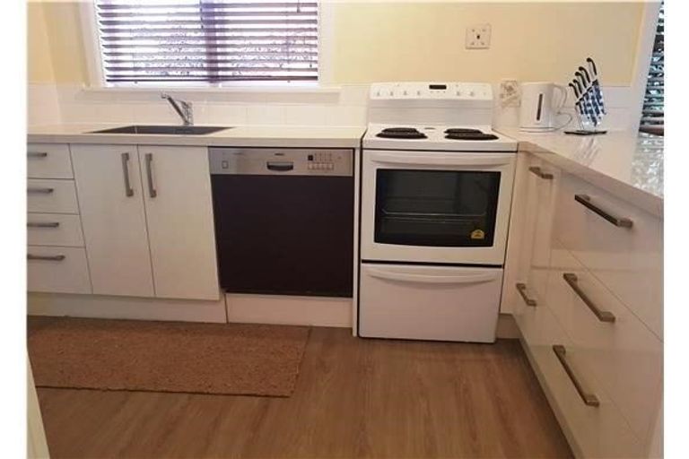 Photo of property in 165 Condell Avenue, Papanui, Christchurch, 8053