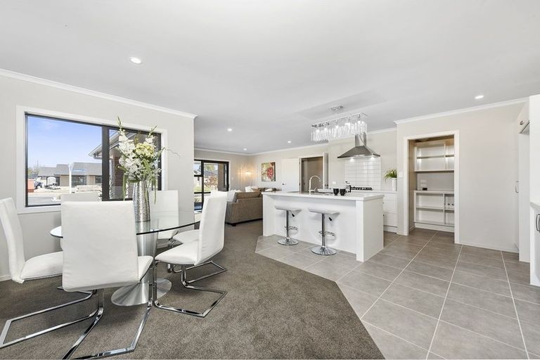 Photo of property in 12 Chalgrove Road, Huntington, Hamilton, 3210