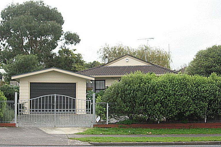 Photo of property in 203 Mahia Road, Wattle Downs, Auckland, 2103