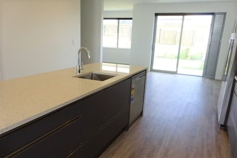 Photo of property in 1 Gunn Way, Hobsonville, Auckland, 0616