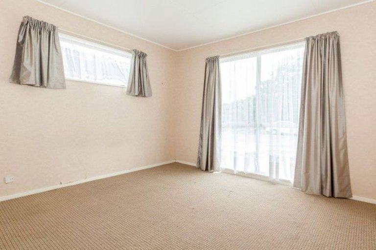 Photo of property in 15 Leander Place, Milson, Palmerston North, 4414