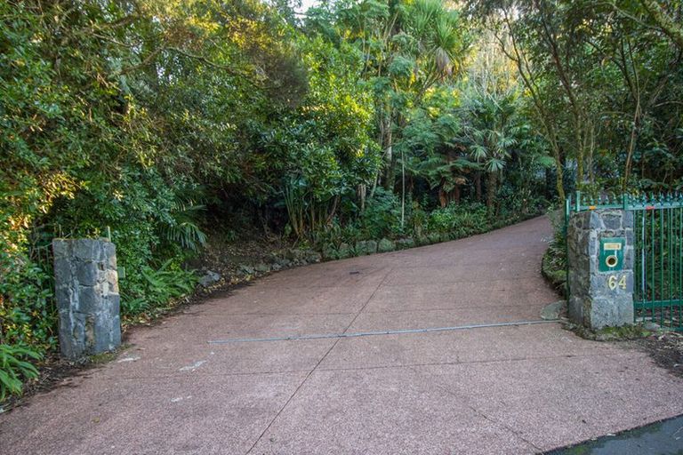Photo of property in 64 Scenic Drive, Titirangi, Auckland, 0604