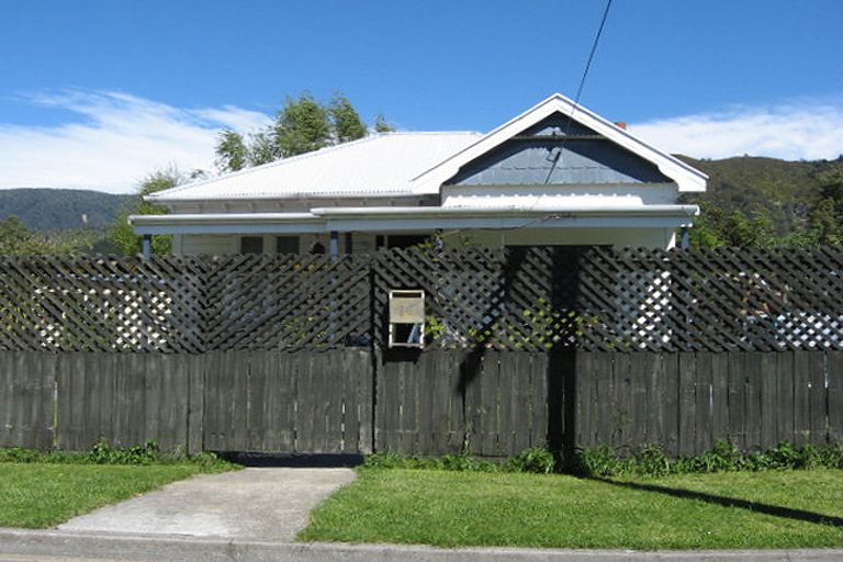 Photo of property in 14a Buller Street, Picton, 7220