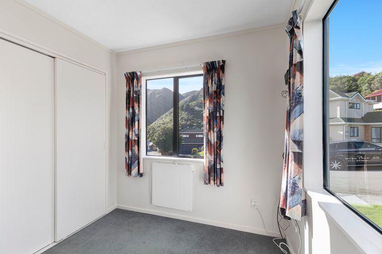 Photo of property in 9 Kapil Grove, Khandallah, Wellington, 6035