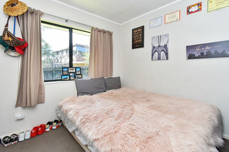 Photo of property in 1/100 Wattle Farm Road, Wattle Downs, Auckland, 2103