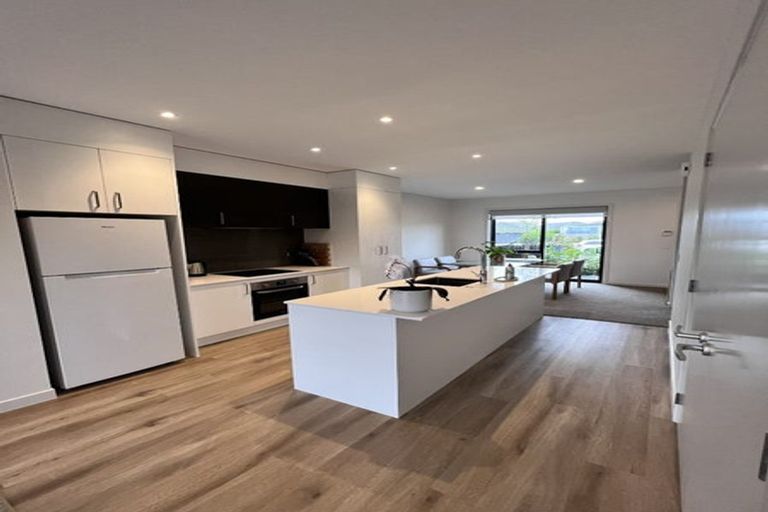 Photo of property in 3/46 Jane Maree Road, Kumeu, 0810