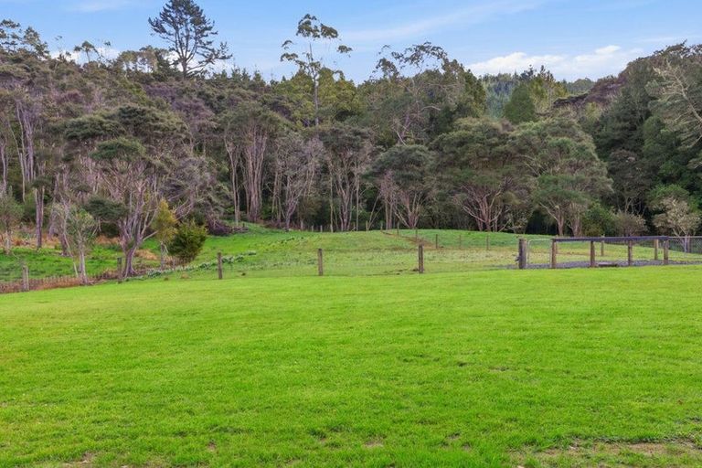 Photo of property in 49 Kanohi Road, Kaukapakapa, 0873
