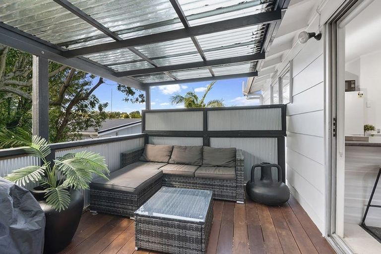 Photo of property in 25a Matai Road, Stanmore Bay, Whangaparaoa, 0932