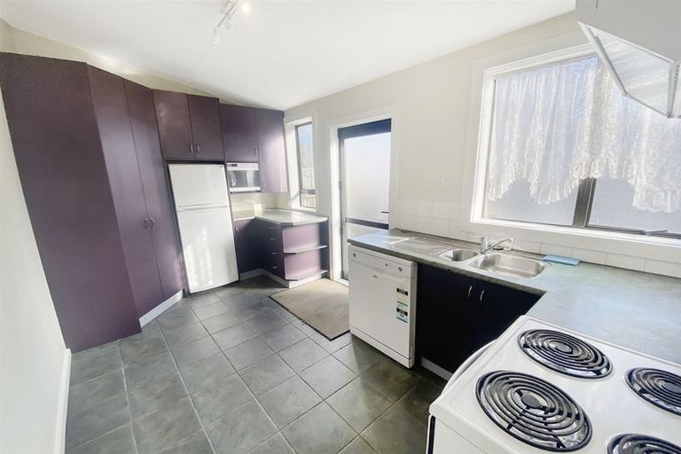 Photo of property in 1/9 Defoe Place, Waltham, Christchurch, 8023